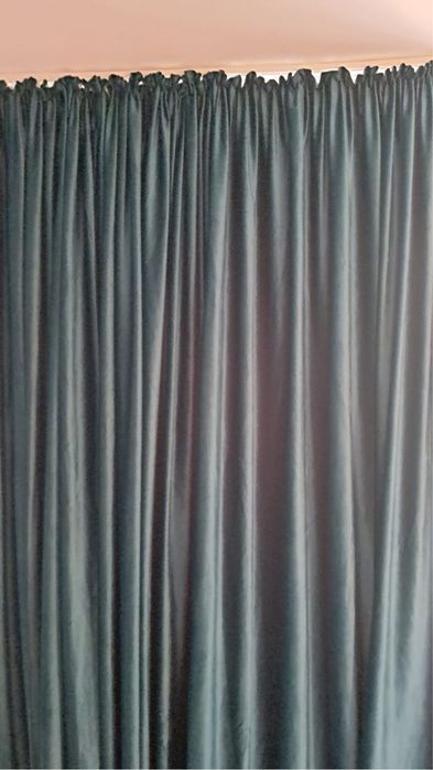 Perdea catifea verde petrol – 300x270 cm, aproape nouă (3 bucăți)
