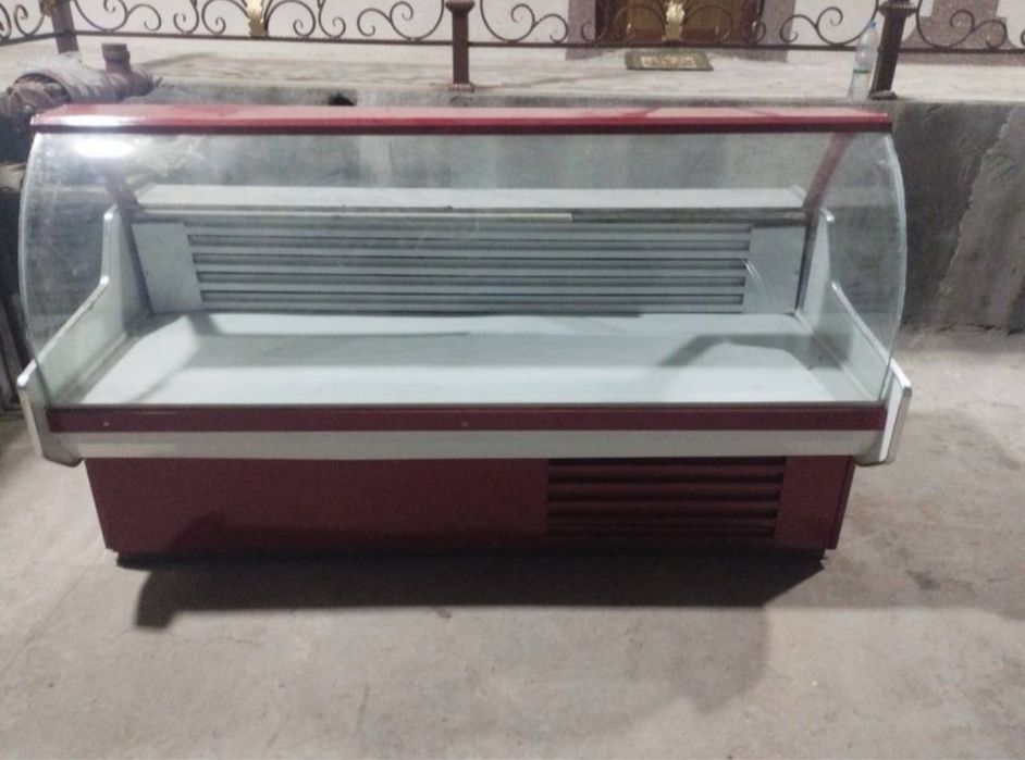 Холодильник для витрины