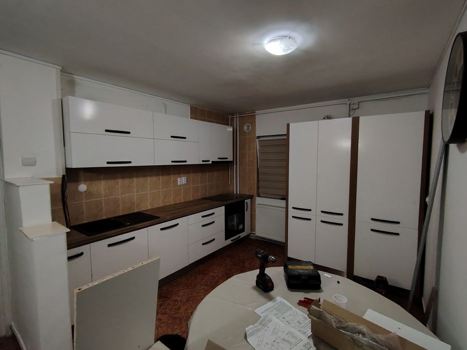 Montez mobila la domiciliul clientului