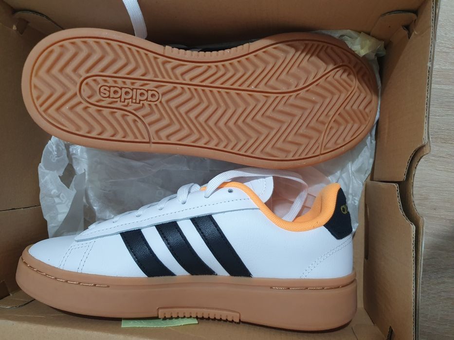 Vand adidasi ADIDAS Grand Court Alpha