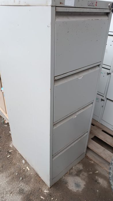 Металлические шкафы разные