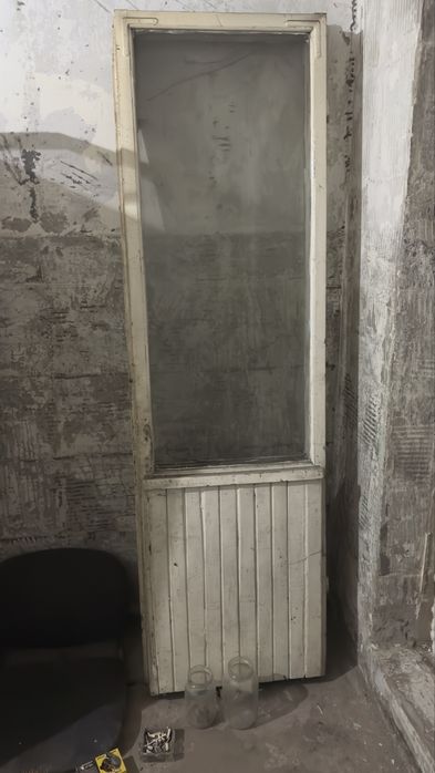 Отдам бесплатно деревянные окна и балконную дверь.