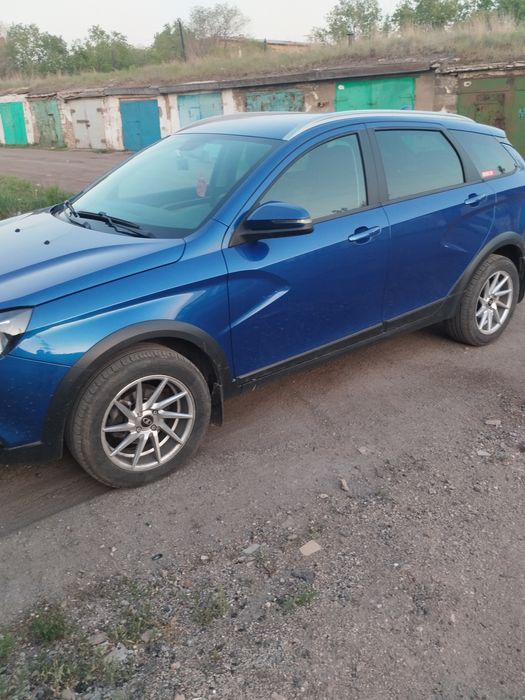 Лада Веста кросс