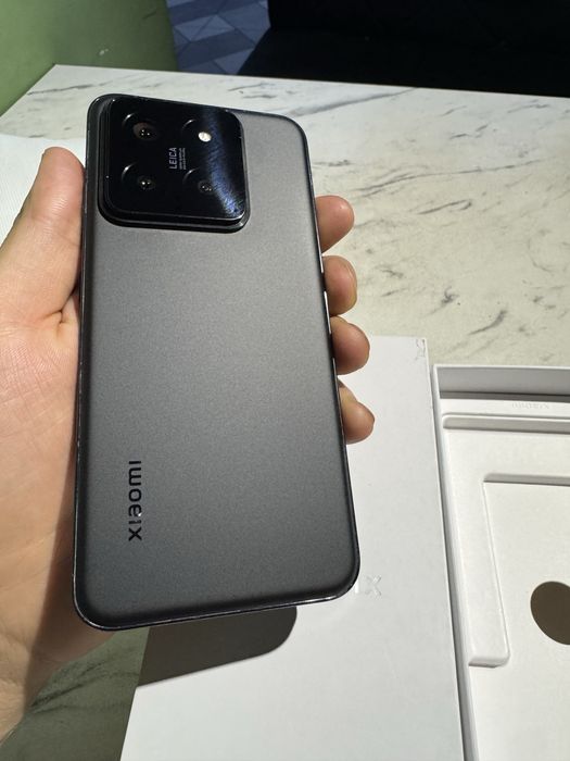 Srochna Xiaomi 14 glabal