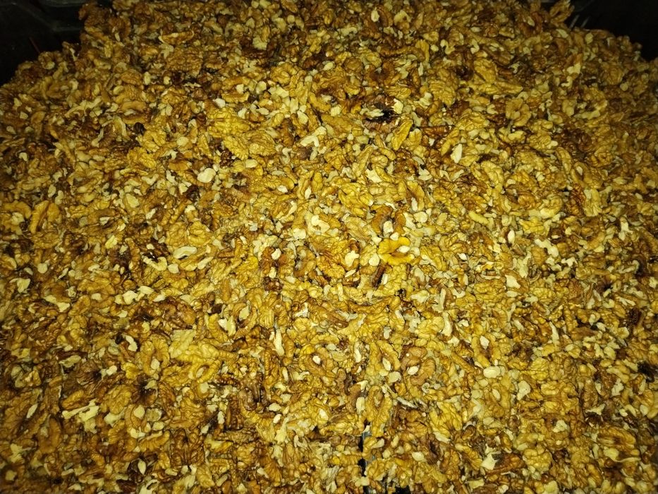 miez de nucă românească