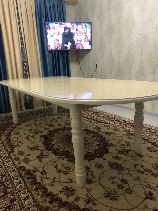 Стол сатылады.Жақсы жағыдайда сақталған.