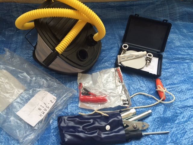 Надуваема лодка с твърдо дъно Yamaha 240S и двигател Yamaha F2,5A