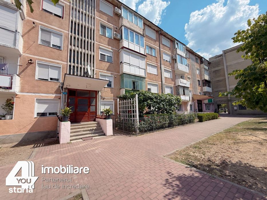 Apartament 3 camere Ineu langa Primarie ,82 mp, cu termotecă
