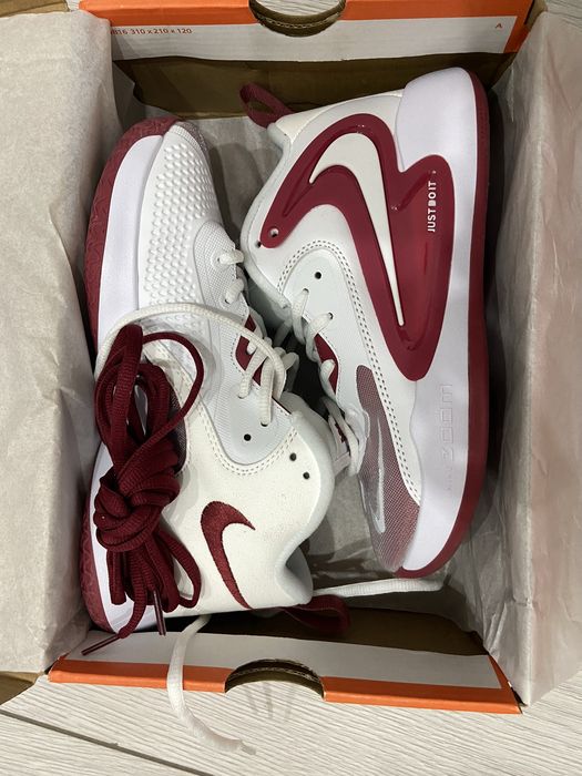Кроссовки NIKE новые