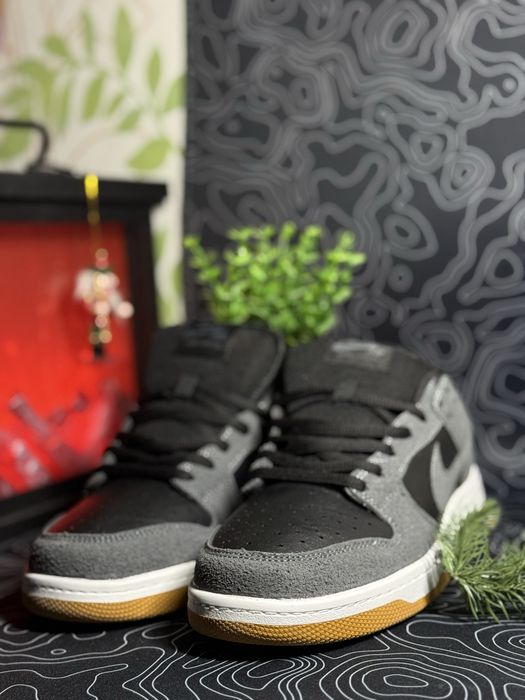 Кроссовки Nike SB Dunk Low в сером