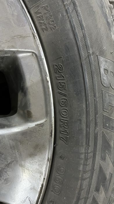 Продам комплект резины!