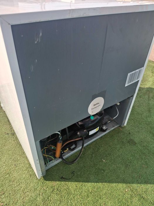 Малък хладилник мини бар