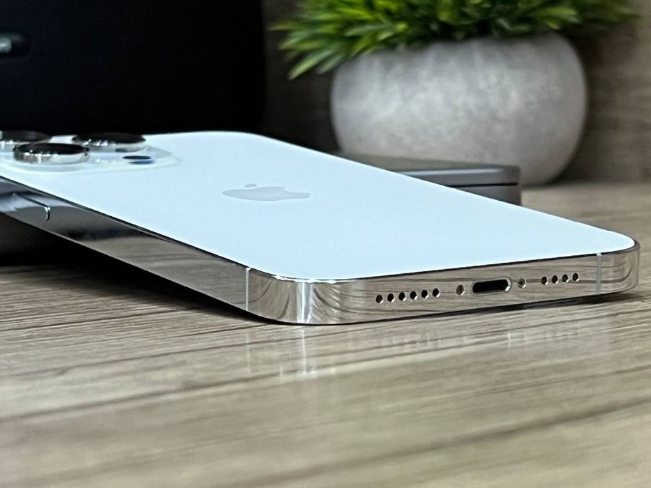 Продам iPhone 14 Pro Max 256GB White  Б.У