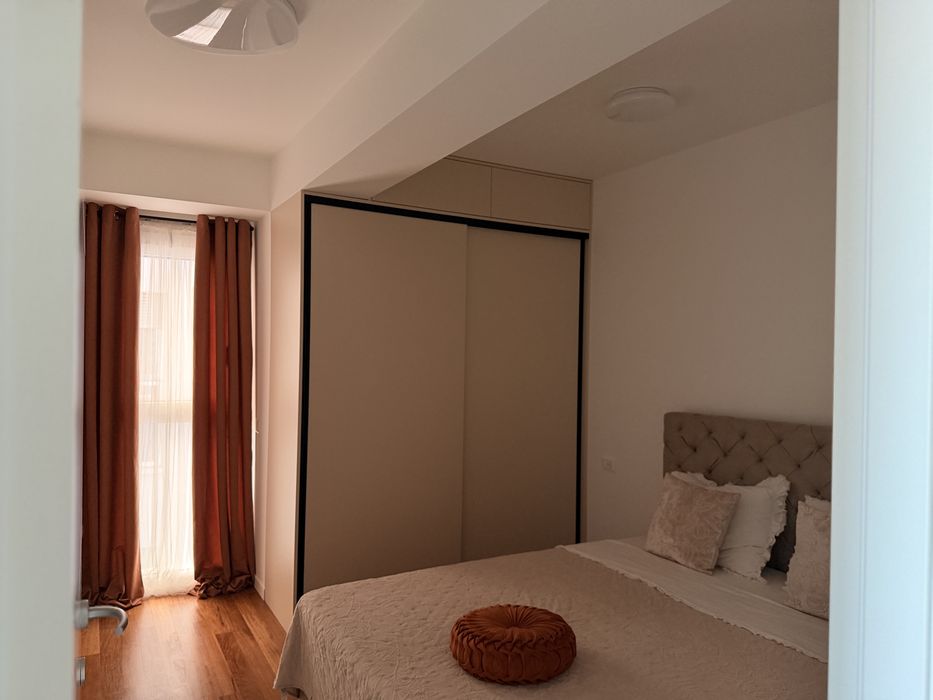 Prima inchiriere | Apartament nou lux 3 camere | 2 dormitoare | 2 băi | Compelt mobilat | Parcare + Garaj + Anexa depozitare