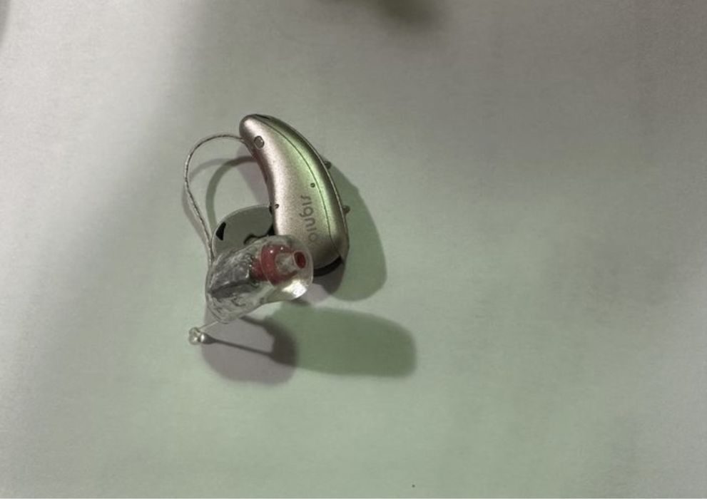 Продам слуховой аппарат signia