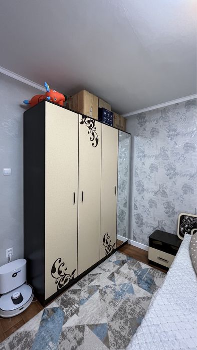 Продам спальный гарнитур