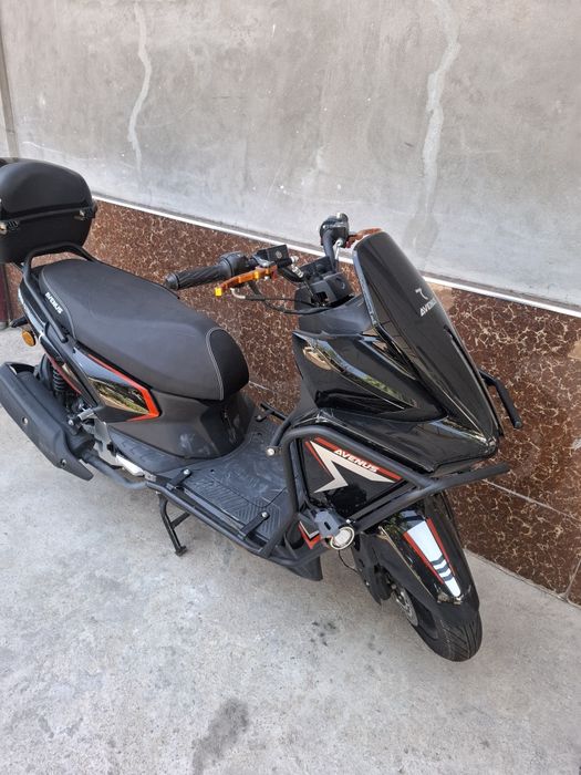 Продам скутер состояние отличное бензин
