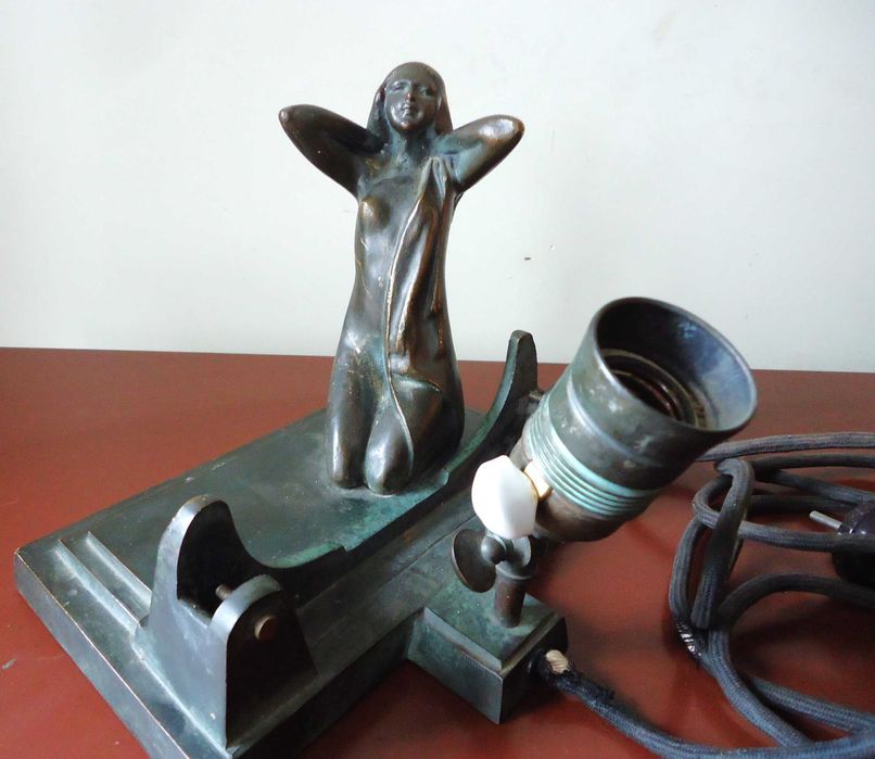 БРОНЗ Промоция АР ДЕКО МАРКИРАНА над 100 г антика статуетка пластика