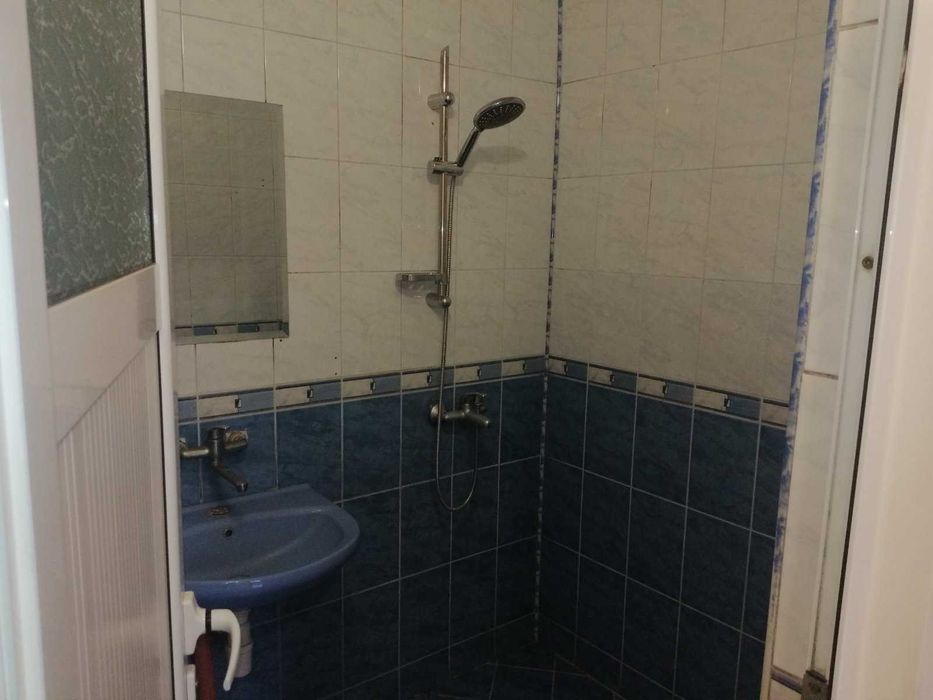 Двустаен необзаведен апартамент, Под наем, кв. Вароша