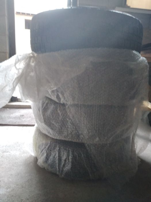 Шины с дисками на субару