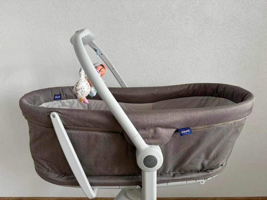 Chicco Baby Hug Pro 4в1 кош за новородено, столче за хранене, шезлонг.