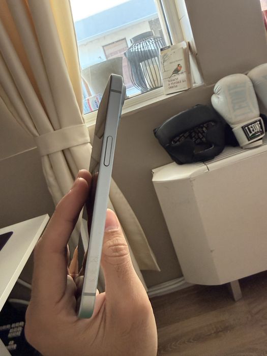 Продавам Iphone 15