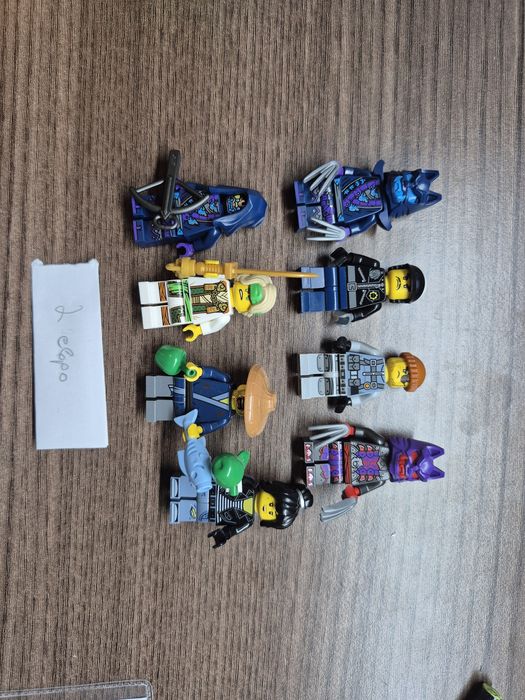 Лего нинджаго фигурки от различни години и сетове за продажба.