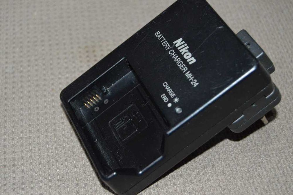 Nikon MH-24 - Incarcator Nikon pentru EN-EL14