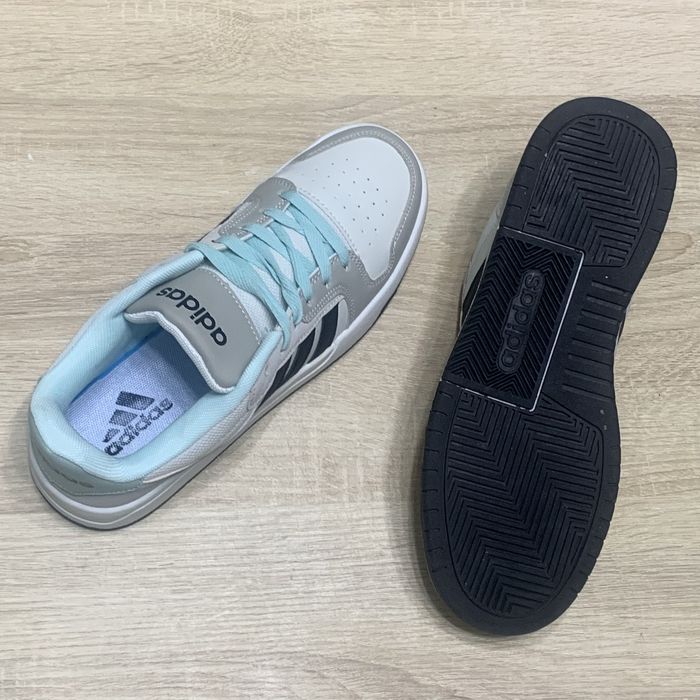 Кроссовки Adidas