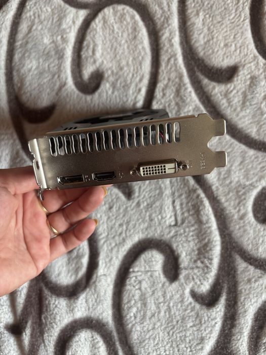 Видеокарта rx550 4gb ram и 6vram