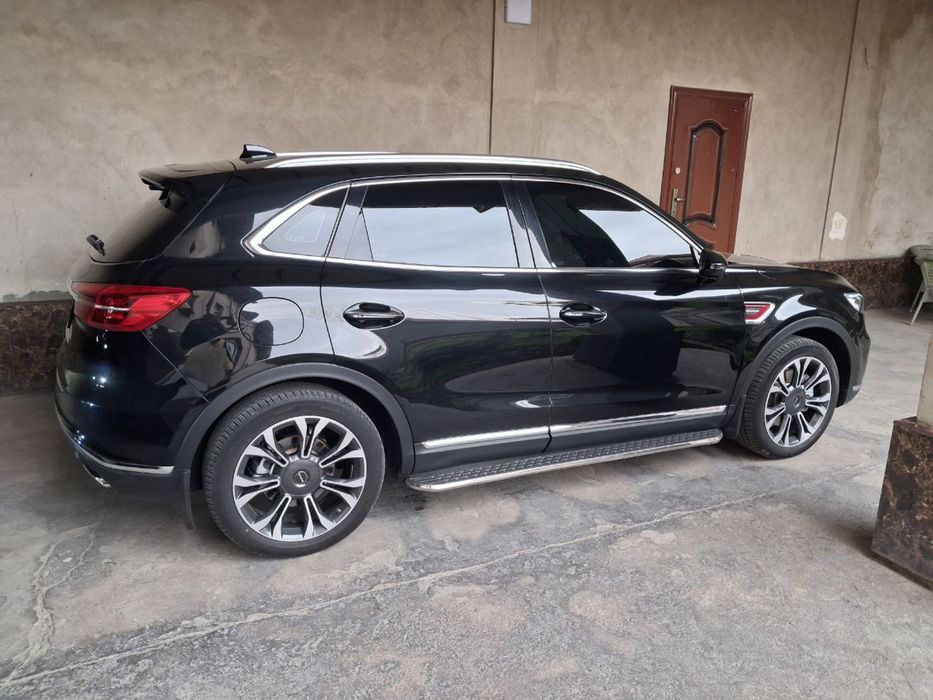 Hongqgi HS5 4x4 full pozitsiya
