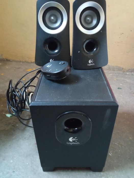 Logitech 2.1 speaker