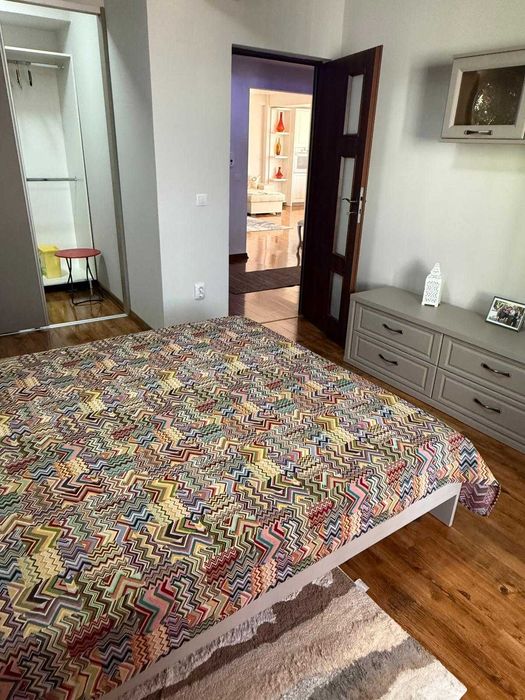 Apartament cu 3 camere de vanzare in zona Arex