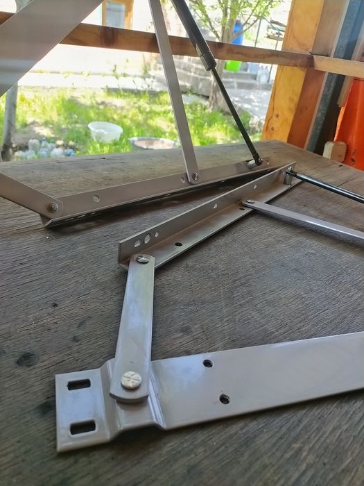 Подъемный механизм для дивана