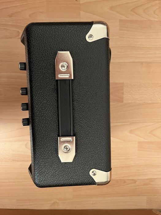 Устлвател за китара и бас китара fender fronntman 10G