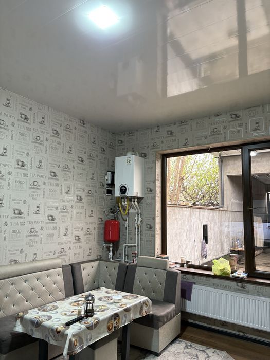 Атп да уй сотилади 5хона таййор ремонтли , мебел техника!