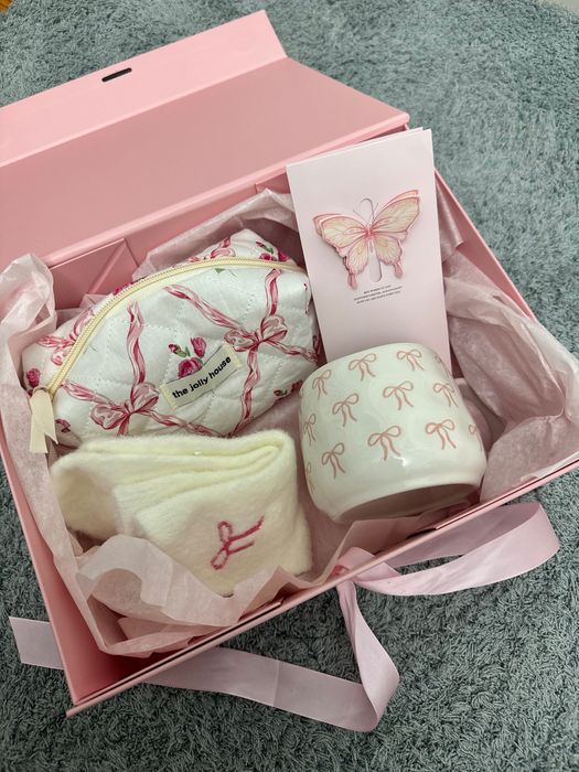 Подарки боксы к 8 марта