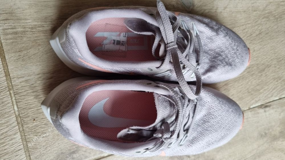 Маратонки Nike дамски