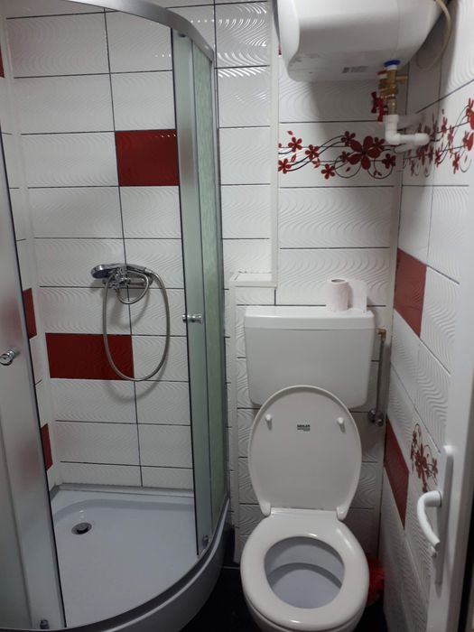 Vând garsoniera zona  tineretului  mobilata parțial 27 m3