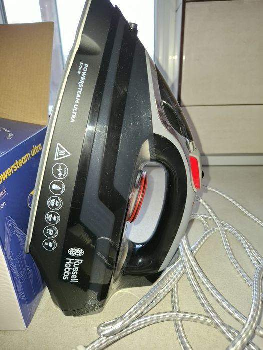 Чисто нова ютия - Russell Hodds