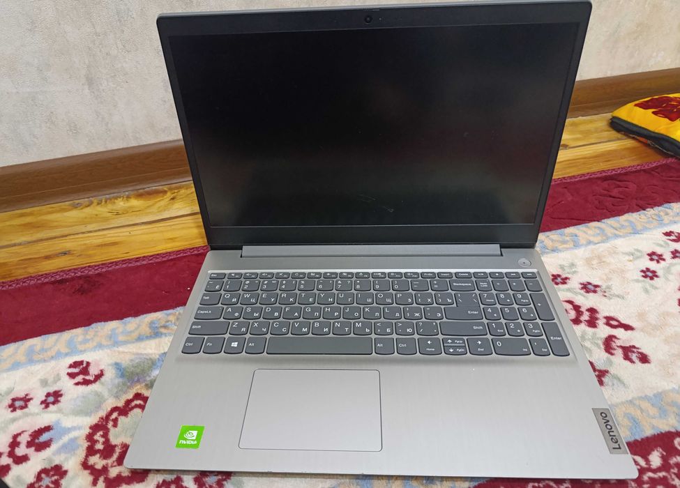 Noutbuk core i3 yangidek