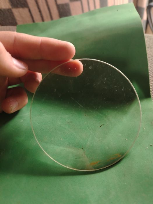 Продам увеличительную лунзу