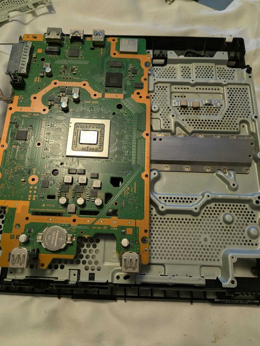 PlayStation 4, PlayStation 5 Pro - Чистка от пыли и замена термопасты!