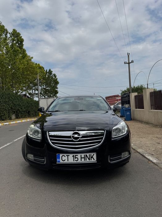 Vind auto Opel Insignia