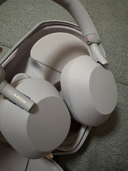 Sony WH-1000XM5