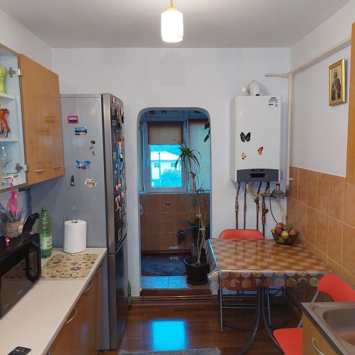 De vânzare apartament cu 2 camere + loc de parcare