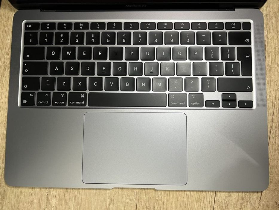 MacBook Air M1 14" 256Gb Space Gray Second-Hand 2 ani garanție, Telefo