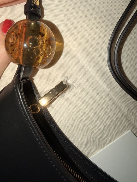 JACQUEMUS Le Bisou Perle leather shoulder bag  Оригинална Чанта