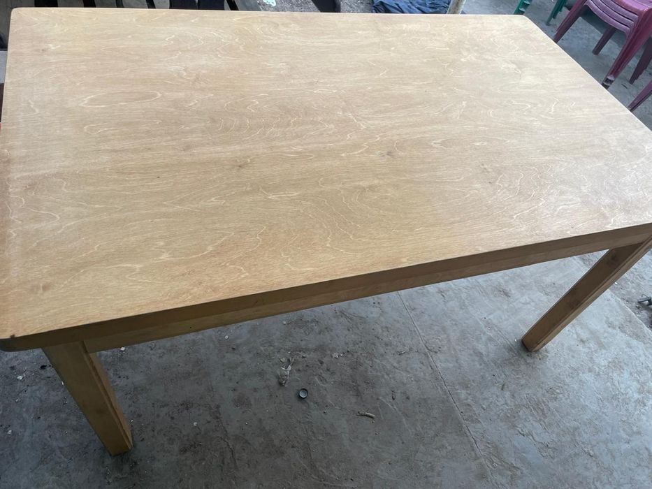 Столы для дома, ресторана  и кафе