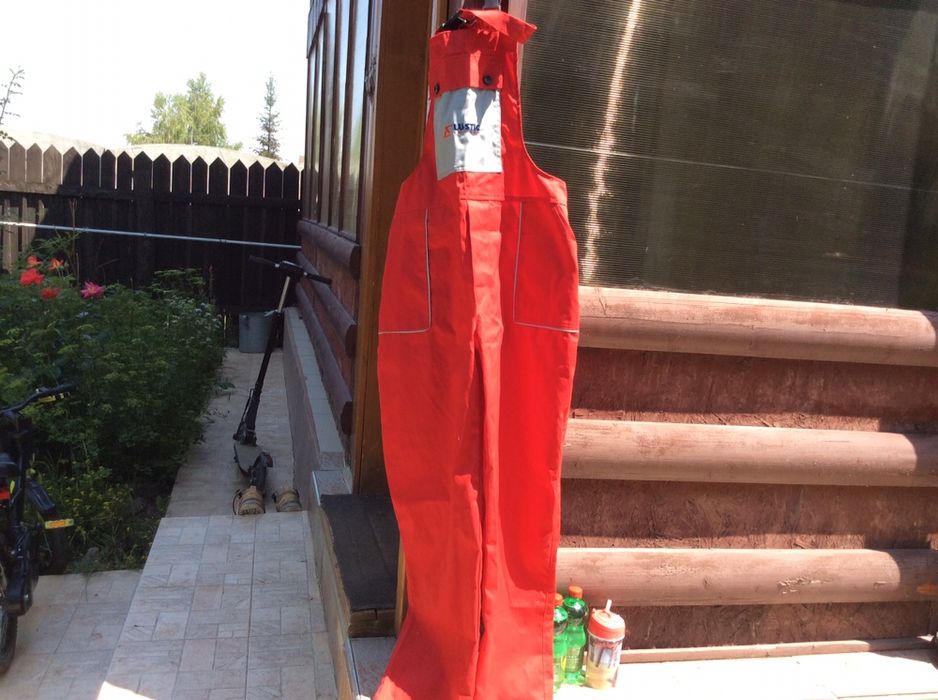 Salopeta lucru marime 52 ,rosu 45ron si role oxelo mar